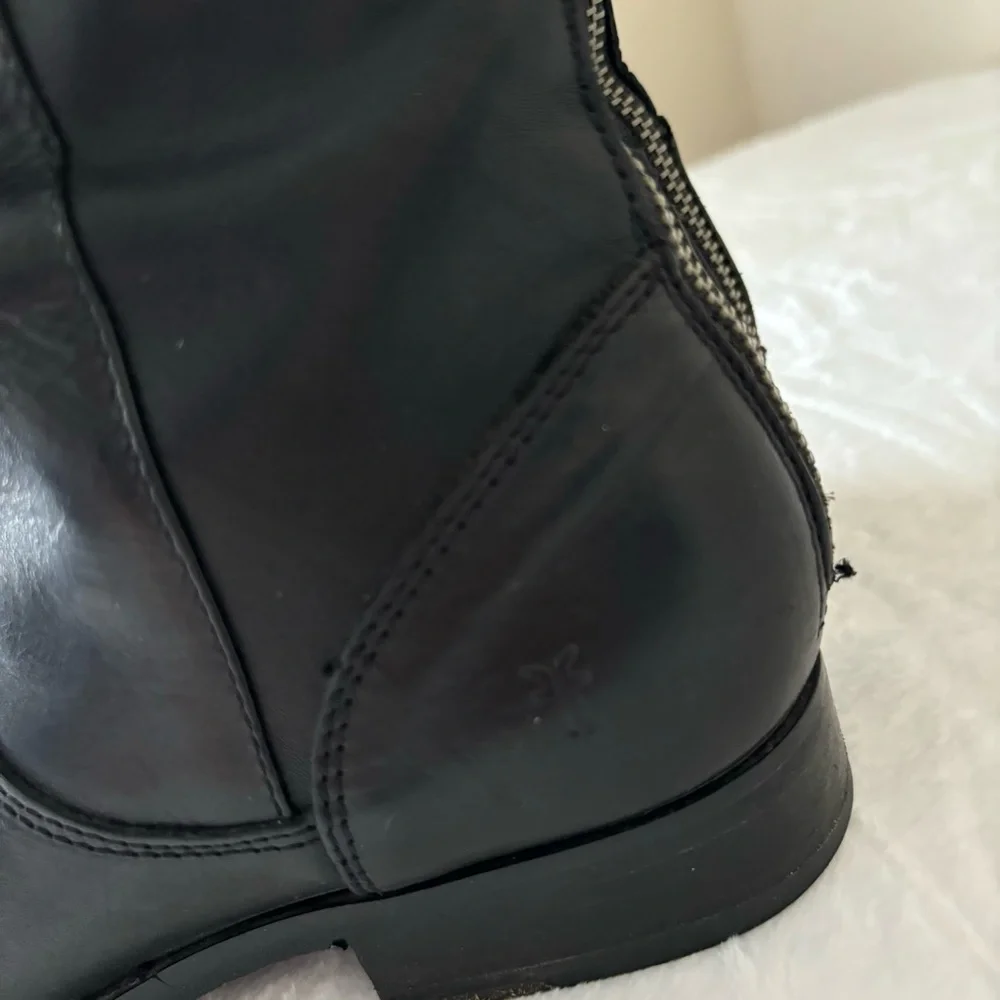 FRYE MELISSA STUD BACK ZIP LEATHER Boot size 7 Black
